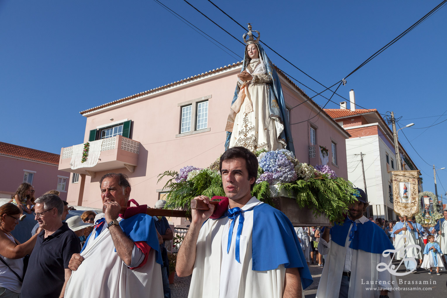 Procession catholique à Praia das Maças, au Portugal